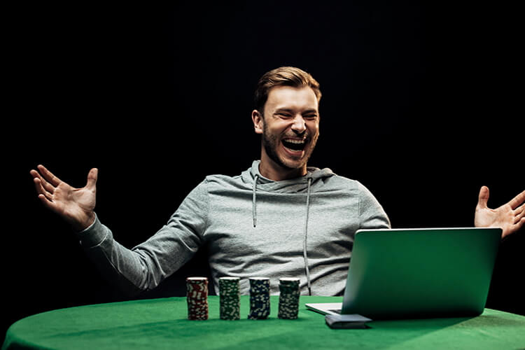  es-rentable-el-poker-online