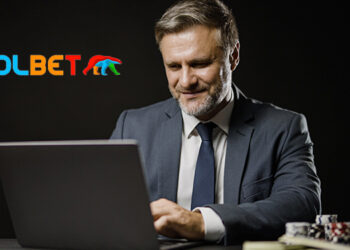 persona-apostando-poker-computadora-coolbet