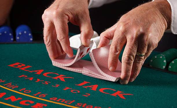 Disfruta de los mejores juegos de cartas en Betplay