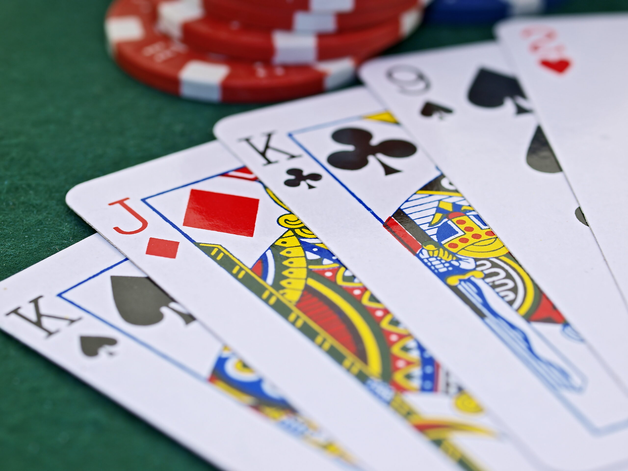 poker spiel set, chips und karten, casino games, pärchen